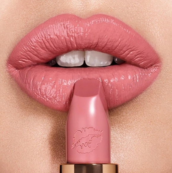 Charlotte Tilbury Kissing Fallen From The Lipstick Tree Hot Lips: Liv It Up, NIB - Picture 3 of 3